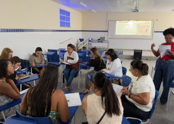 Professores da rede municipal passam pelo 3º ciclo de formação do Programa Alfabetizar pra Valer