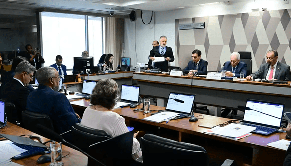 Screenshot 2026-09-02 at 18-46-51 CCJ do Senado aprova PEC que acaba com jornada 6x1 Agência Brasil