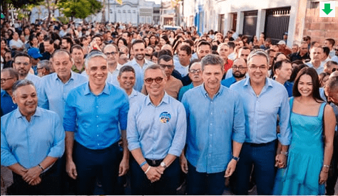 Ao lado de lideranças políticas, Fábio Reis e Sérgio Reis participam de procissão em Lagarto