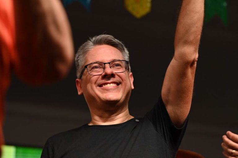 Delegado Alessandro assume liderança na corrida ao Senado na soma do 1º e 2º voto, aponta pesquisa IFP