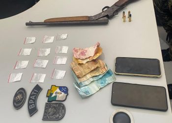 PM prende dupla por suspeita de tráfico de drogas em Boquim
