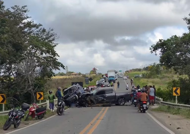 Acidente envolvendo quatro veículos é registrado na BR-235