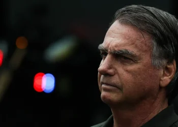 PGR dá parecer favorável à retomada de visitas de Flávio ao pai